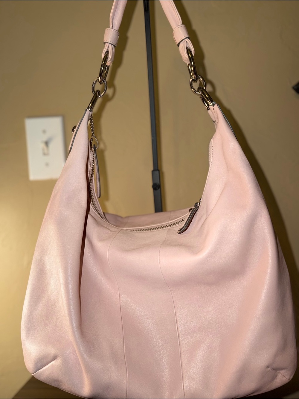 Coach 16787 Soft Pale Pink Leather Shoulder Bag with Chain Detail - Picture 5 of 15